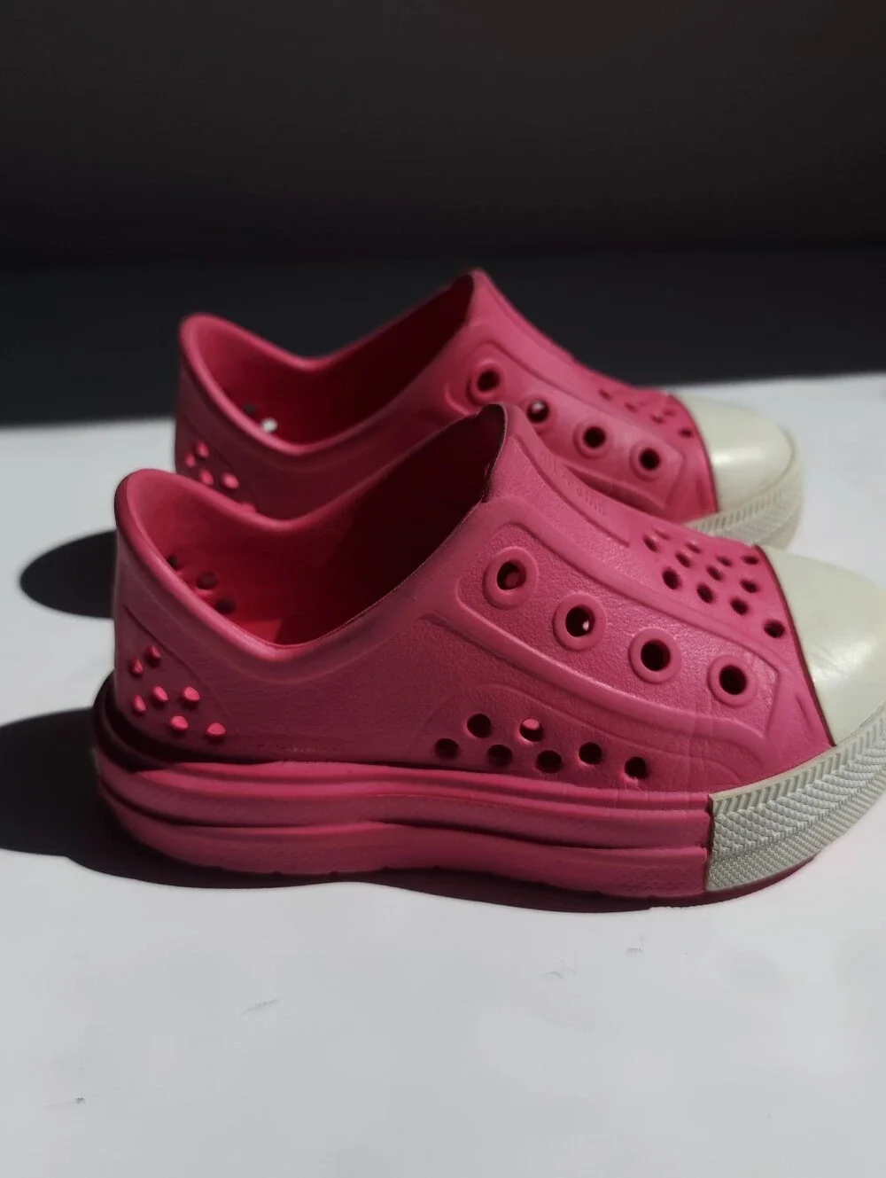 Converse All Star Pink Slip-On Toddler 9 Water Shoes Lightweight Low Top Crocs